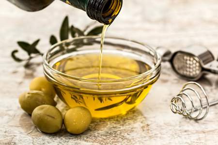 olive oil for lips