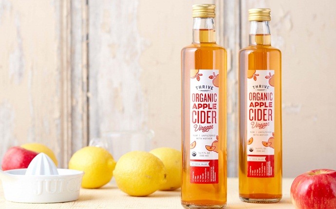 apple-cider-vinegar-with-lemon-juice-and-honey