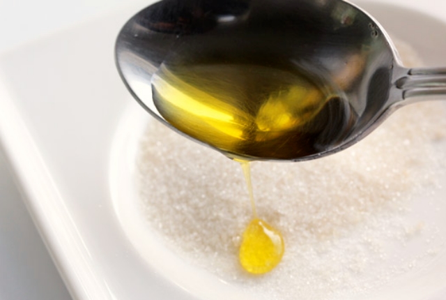 Sugar-with-Olive-Oil