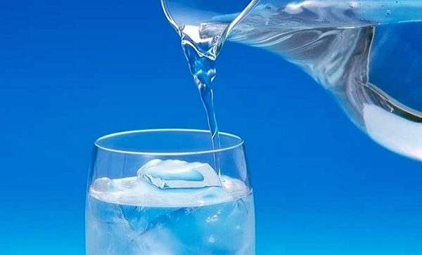 drinking-a-glass-of-cold-water-after-a-meal-is-harmful-for-your-health