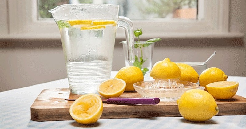 jug-lemon-water